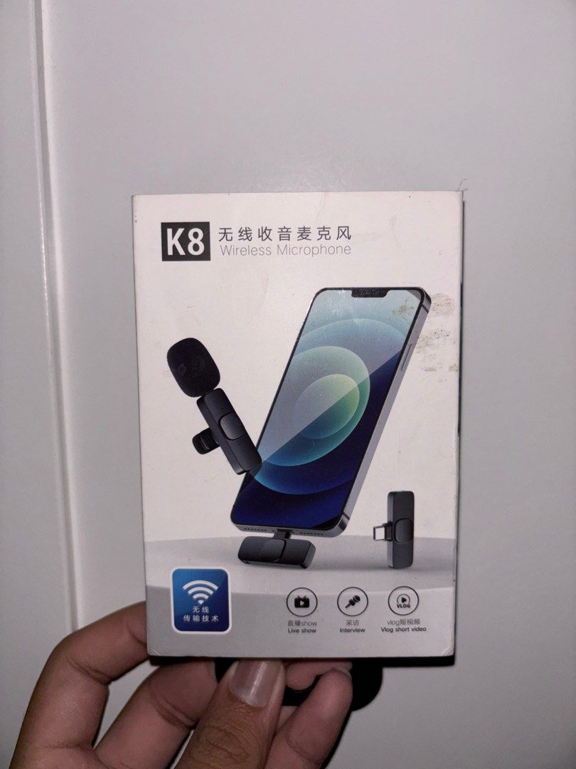 Wireless microphone (Category: Microphones) located in Singapore. Submitted by hidirdababy (Listing ID 1368753235, Image 1). Description: Only used once other than that all in very good condition . Box is dirty, will clean before I give. Kept in box most of the time. Need to have USB C port in order for the microphone to work. Dm for more details.