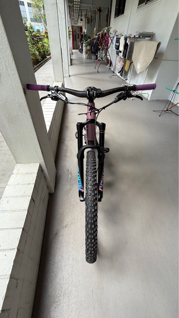 Specialized Enduro Elite (Category: Bicycles) located in Singapore. Submitted by min994 (Listing ID 1368776603, Image 3). Description: 2020 Enduro Elite (S2) small (Price can be negotiated.) Upgraded Parts - Chromag carbon handlebar and stem set - Invisiframe still good condition - grips still good condition - Shimano pedals - Kenda Nevegal 2 Pro - https://www.specialized.com/sg/en/enduro-elite/p/171283.