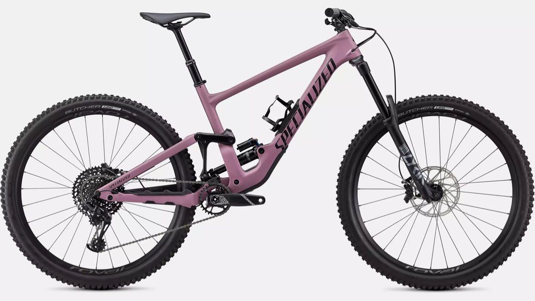 Specialized Enduro Elite (Category: Bicycles) located in Singapore. Submitted by min994 (Listing ID 1368776603, Image 1). Description: 2020 Enduro Elite (S2) small (Price can be negotiated.) Upgraded Parts - Chromag carbon handlebar and stem set - Invisiframe still good condition - grips still good condition - Shimano pedals - Kenda Nevegal 2 Pro - https://www.specialized.com/sg/en/enduro-elite/p/171283.