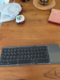 Folding keyboard64180232430467110