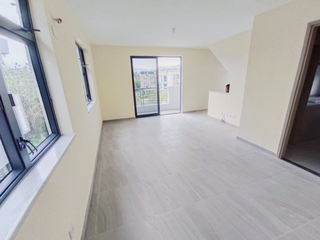 Brand new village house in Lam Tei, Tuen Mun, second floor with rooftop63438844844418113
