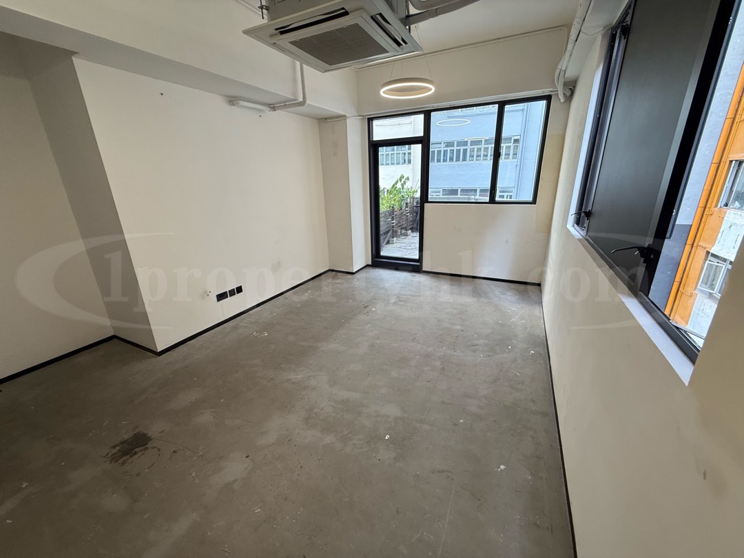 ⬆️ Kwun Tong Studio 🔋 Kam Hoi Industrial Building 🔋 Free 200 sq ft garden terrace, free water access on terrace, shared restroom available, can be used as party room63437818993154110