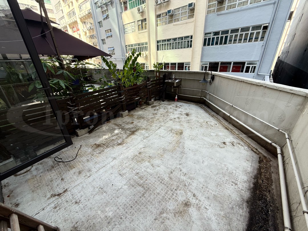 ⬆️ Kwun Tong Studio 🔋 Kam Hoi Industrial Building 🔋 Free 200 sq ft garden terrace, free water access on terrace, shared restroom available, can be used as party room63437818993154111