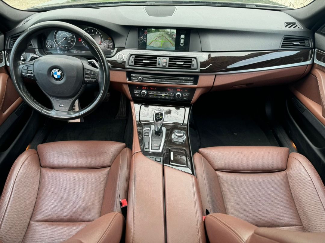 由 wei_jia. (刊登 ID 1368873351，圖片 3) 提交，位於 彰化縣 (Changhua) 的 🦉 2013 BMW 5-Series Sedan 528i M-sport 2.0 小改款 (類別：汽車出售)，說明：❗️新價格 39.8萬❗️還可超貸 3X萬零用週轉金💰 2013 BMW 5-Series Sedan 528i 2.0 小改款 原鈑件 可認證 正 M 版 可超貸 3X 萬 免鑰摸門、分區恆溫、中控大螢幕、換檔撥片、電動天窗、後出風口、ISOFIX、前後霧燈 定速巡航、循跡防滑、胎壓監控、LED日行燈、抬頭顯示器、雙前冷熱通風座椅、電動尾門 ❗️ 開價不等於成交價 / 歡迎預約鑑賞面議❗️ 可協助全額貸款，強力過件專案 預約電話 : 0 9 7 6 9 3 5 1 5 7 楊先生 賞車地址 : 彰化縣花壇鄉中山路二段 578 號 ( 國彰駕訓班正對面 ) ✅ 可認證 ✅ 履約保證 ✅ 非重大事故 ✅ 非泡水整新 ✅ 里程無變造 ✅ 非營業車改回 ✅ 