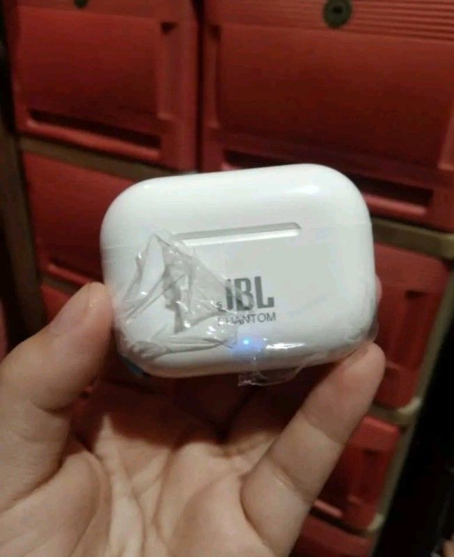 Air ponds (Category: Earphones) located in Antipolo. Submitted by alea_222 (Listing ID 1368905972, Image 2). Description: Brand New air ponds color: white message me for easier payment discount or questions payment method gcash, PayPal.