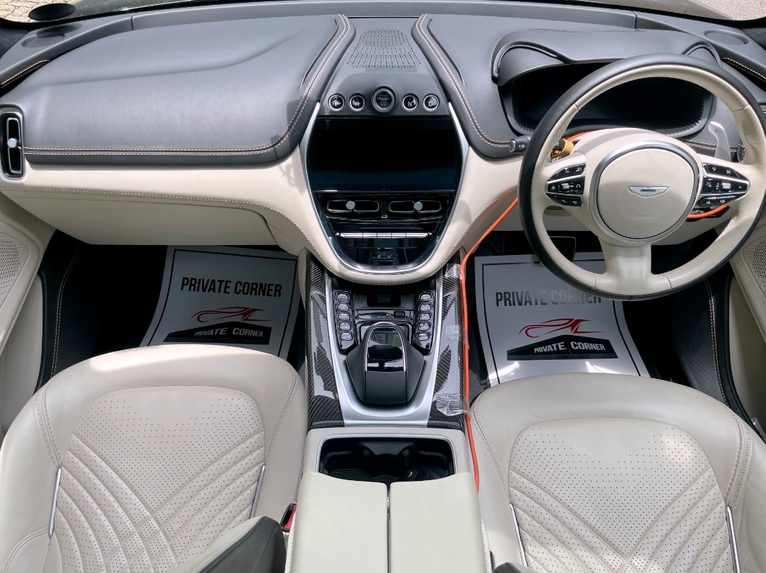 Aston Martin DBX Auto62864837097473112