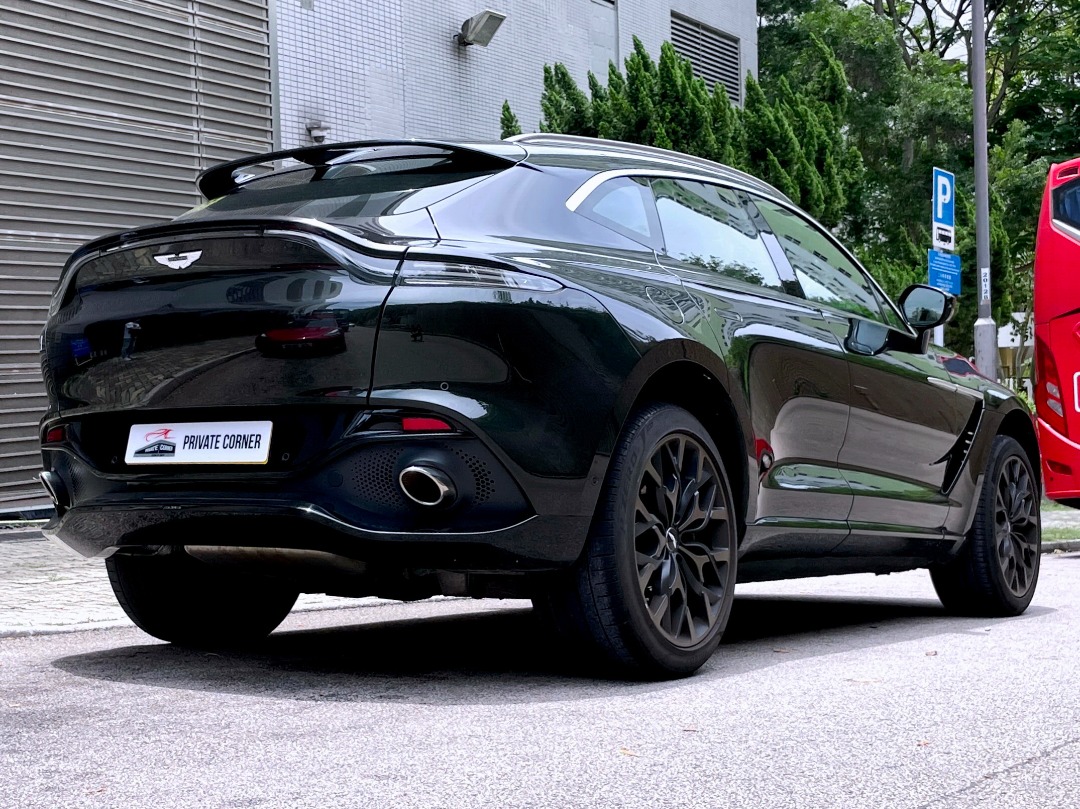 Aston Martin DBX Auto62864837097473111