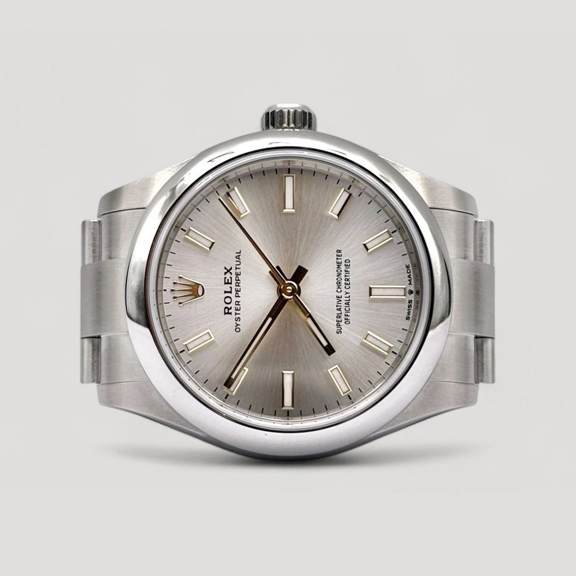 Brand New March 2025 Rolex Oyster Perpetual Silver 31mm 277200 (Category: Watches) located in Singapore. Submitted by pengkweewatches (Listing ID 1368875074, Image 1). Description: Join us on T-elegram for Exclusive Deals & Latest Stock Updates: //t.me/pengkweewatches Brand: Rolex Model: Oyster Perpetual Reference: 277200 Dated: March 025 Condition: Brand New Dial: Silver Case Diameter: 31mm Material: Stainless Steel Box: Yes Paper/cert: Yes Rema