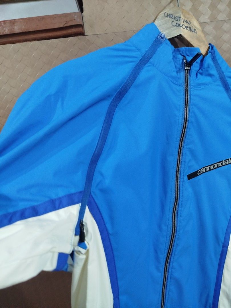 Cannondale convertible to vest jacket (Category: Activewear) located in Cavite. Submitted by epiboie (Listing ID 1368860454, Image 3). Description: Cannondale convertible to vest jacket Semi stormfit Size medium Excellent condition No issue 699.