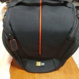 Case Logic SLR Camera Holster Bag (Category: Camera Bags & Carriers) located in Quezon City. Submitted by Botsok (Listing ID 1368834009, Image 1). Description: - SLR/DSLR Camera Holster Bag - Black color .