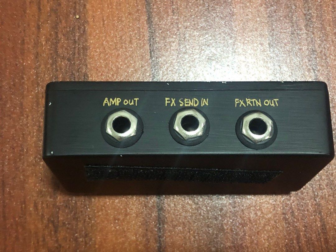 Custom made 4 Cable Method Loop Box (Category: Music Accessories) located in Subang Jaya. Submitted by clearancezone (Listing ID 1368816807, Image 2). Description: All passive signal path. Item only.