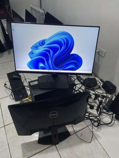 Dell 22 inches frameless monitor 
HDMI and VGA ports
1920 x 1080 resolution
60 hertz
With power cord