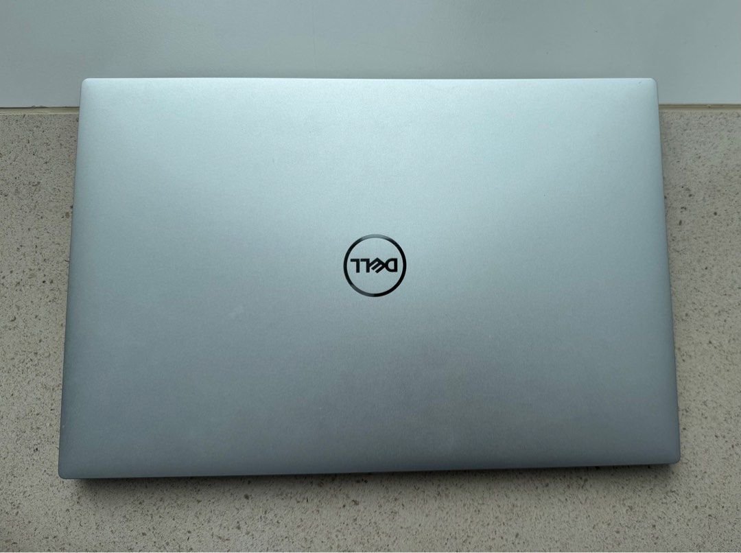 Computer Dell （分類：手提電腦）位於 Hong Kong。 由 hkdlt 提交（商品編號 1368776150，圖片 2）。簡介： DELL XPS 15 inch Basically new perfect condition Dell computer. OLED screen Receipt provided。