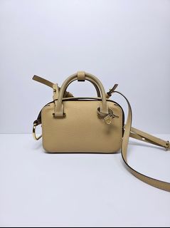 （分類：）位於 。 由 mshluxurycollective 提交（商品編號 1368788072，圖片 1）。簡介： 。