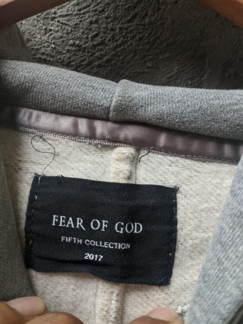 FEAR OF GOD HOODIE (Category: Coats, Jackets and Outerwear) located in Calamba. Submitted by d.s_thrift (Listing ID 1368803388, Image 3). Description: no issue need wash.