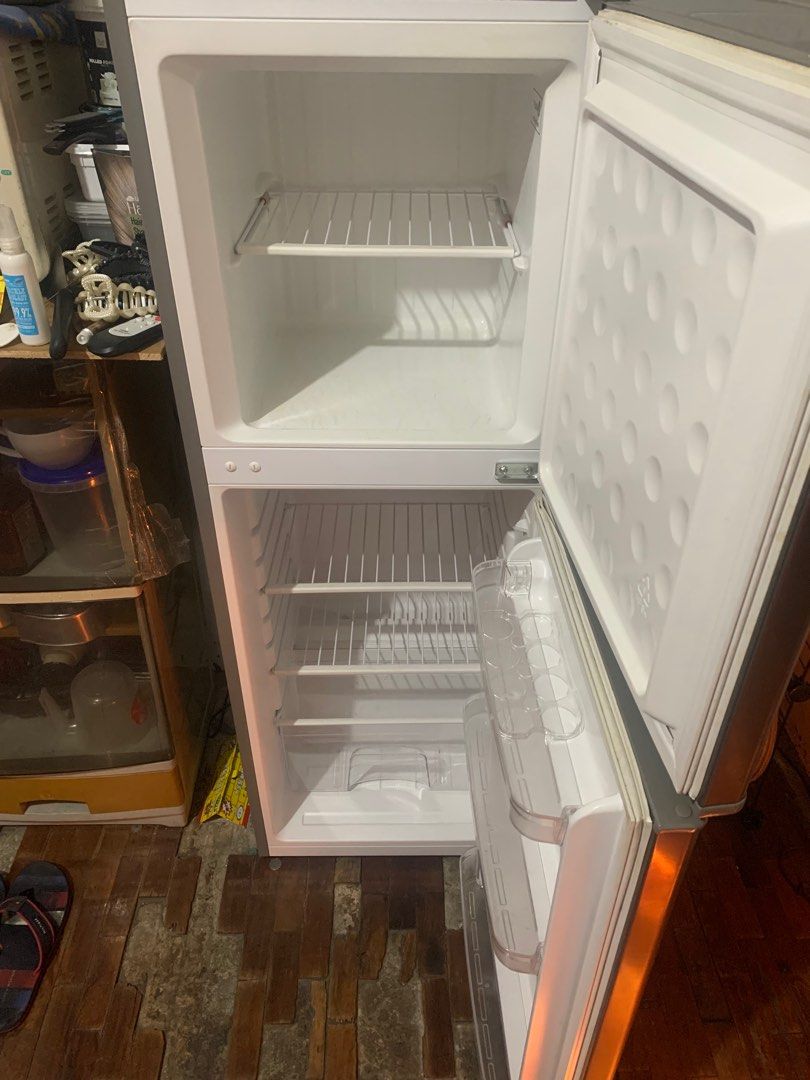 Fujidenzo refrigerator (Category: Refrigerators and Freezers) located in Manila. Submitted by jamhar (Listing ID 1368866902, Image 2). Description: 6 cu. Ft Rdd -60s Ref , good for condo , seldom used , like new no scratches Paco, Manila Rfs: extra fridge.