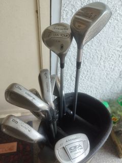 Golf Club wedges drivers carry bag or stand bag free umbrellas