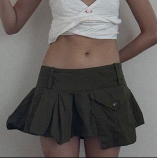 (Category: ) located in . Submitted by girl.unfledged (Listing ID 1368721549, Image 1). Description: .