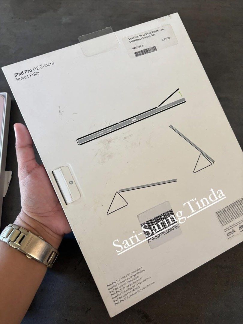 iPad Pro 12.9” Smart Folio (Category: Cases & Covers) located in Taytay. Submitted by michidc (Listing ID 1368925500, Image 2). Description: CLEARANCE SALE‼️ 2500 na lang each!!!😍 IPAD PRO 12.9 INCH SMART FOLIO 😍 ORIGINAL FROM POWERMAC‼️ CHARCOAL GREY SRP 6,890❌❌❌ NOW ONLY 2500 (3k each old post)‼️‼️‼️ 1 pc per color only Pickup loc Taytay, Rizal Payments Gcash/BDO DM❤️.