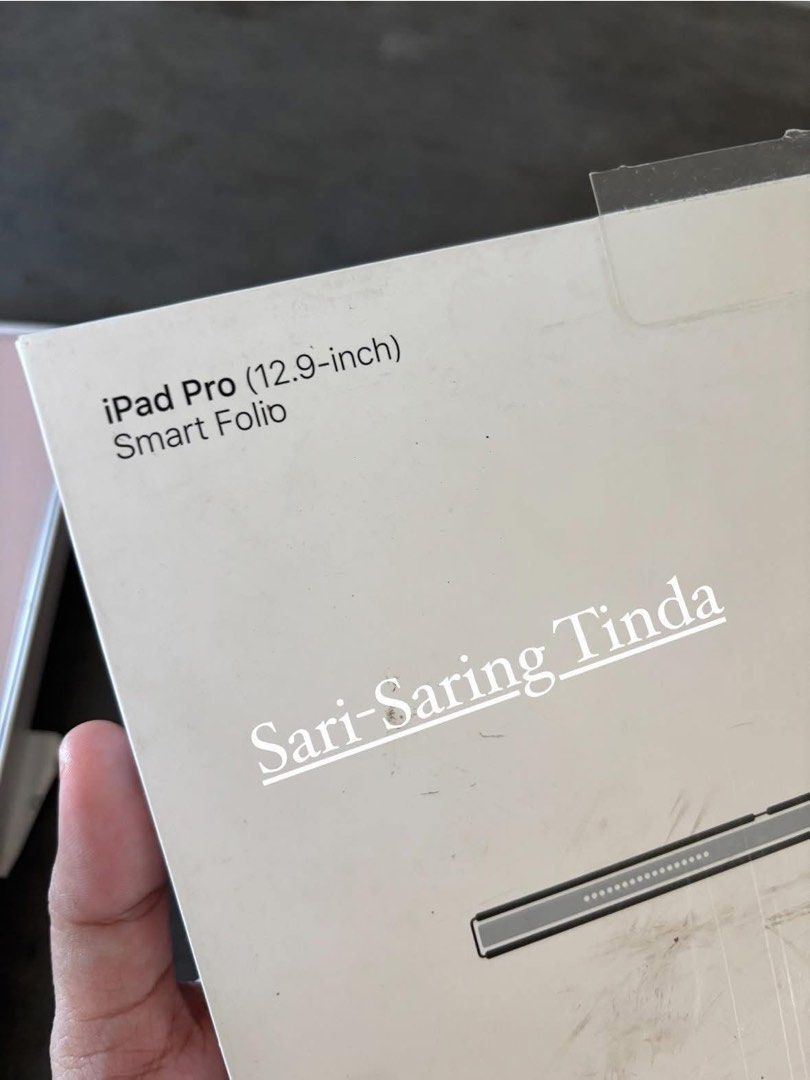 iPad Pro 12.9” Smart Folio (Category: Cases & Covers) located in Taytay. Submitted by michidc (Listing ID 1368925500, Image 3). Description: CLEARANCE SALE‼️ 2500 na lang each!!!😍 IPAD PRO 12.9 INCH SMART FOLIO 😍 ORIGINAL FROM POWERMAC‼️ CHARCOAL GREY SRP 6,890❌❌❌ NOW ONLY 2500 (3k each old post)‼️‼️‼️ 1 pc per color only Pickup loc Taytay, Rizal Payments Gcash/BDO DM❤️.