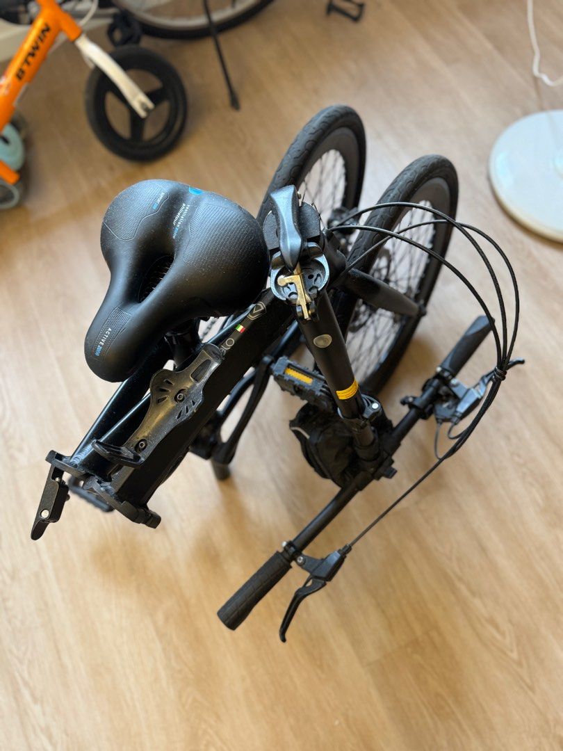 Java foldable bicycle (Category: Bicycles) located in Singapore. Submitted by meschme (Listing ID 1368769279, Image 3). Description: Relocation sale.