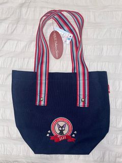 （分類：）位於 。 由 anniebhs01426 提交（商品編號 1368914841，圖片 1）。簡介： 。