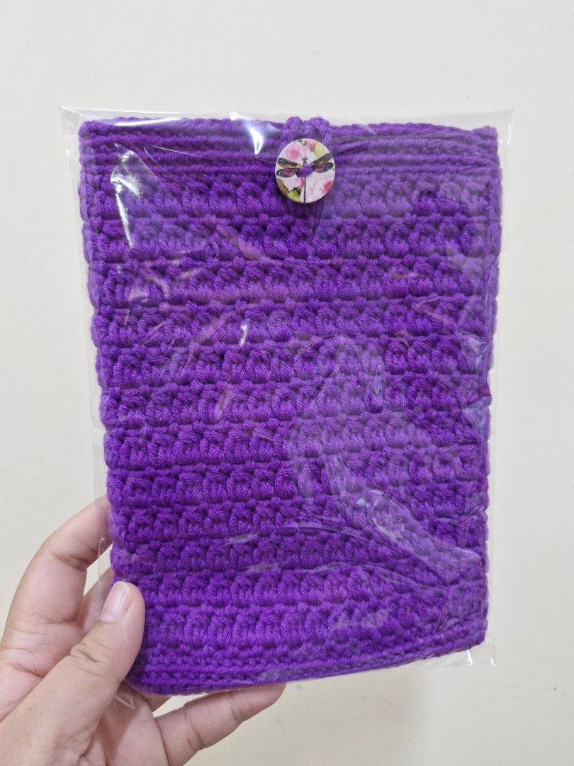 Kindle Sleeve Crochet (Category: E-Readers) located in Paranaque City. Submitted by mi_artesano_mnl (Listing ID 1368782843, Image 2). Description: Handmade Crochet Kindle Sleeve! Protect your Kindle in style with this beautiful, handmade crochet sleeve. Features: Soft, durable yarn for maximum protection Unique, eye-catching designs Lightweight and portable Ideal for book lovers on the go! price starts at 250 for 6.2x4.3" sleeve(kindlebasic) one 