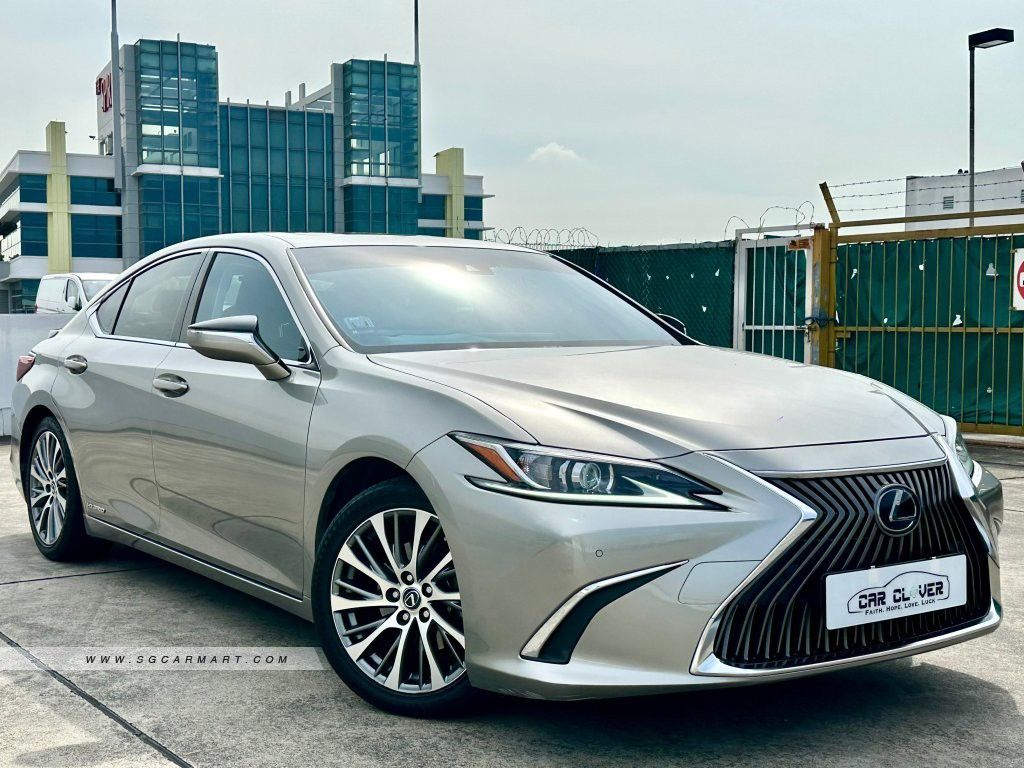 Lexus ES300h Hybrid Executive Sunroof Auto (Category: Used Cars) located in Singapore. Submitted by carclovervaren (Listing ID 1368836907, Image 2). Description: 👍 Genuine Mileage 👍 No Repair Needed 👍 100% Accident Free ✅ High Trade - In ✅ Best Price / Condition ✅ Full / 0 Driveaway / Bank Loan ✅ Immediate Ownership & Warranty Transfer Tags: Toyota, Honda, Nissan, Mazda, Subaru, Mitsubishi, Suzuki, Lexus, Infiniti, Hyundai, Kia, Genesis, Merce