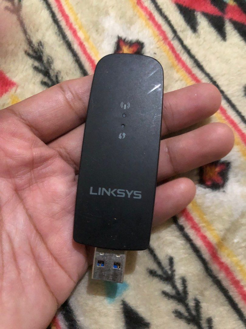 Linksys WUSB6300 wifi receiver (Category: Networking) located in Quezon City. Submitted by markgolveo (Listing ID 1368792171, Image 1). Description: Linksys WUSB6300 wifi receiver.