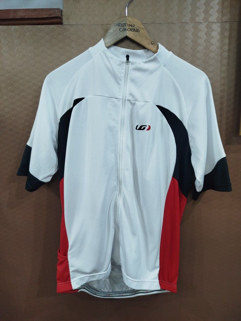 Louis garneau (Category: Activewear) located in Cavite. Submitted by epiboie (Listing ID 1368858569, Image 1). Description: Louis garneau Size large on tag Excellent condition No issue 499.