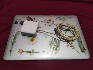 MacBook Air 13" (Model A1466)