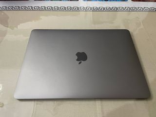 Macbook air 2020 model 256ssd