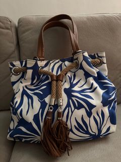 (Category: ) located in . Submitted by rdgpreloved (Listing ID 1368769501, Image 1). Description: .