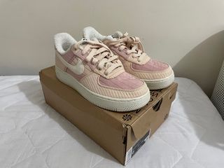 由 ad_sneakersplug (刊登 ID 1368893251，圖片 1) 提交，位於 的 (類別：)，說明：。