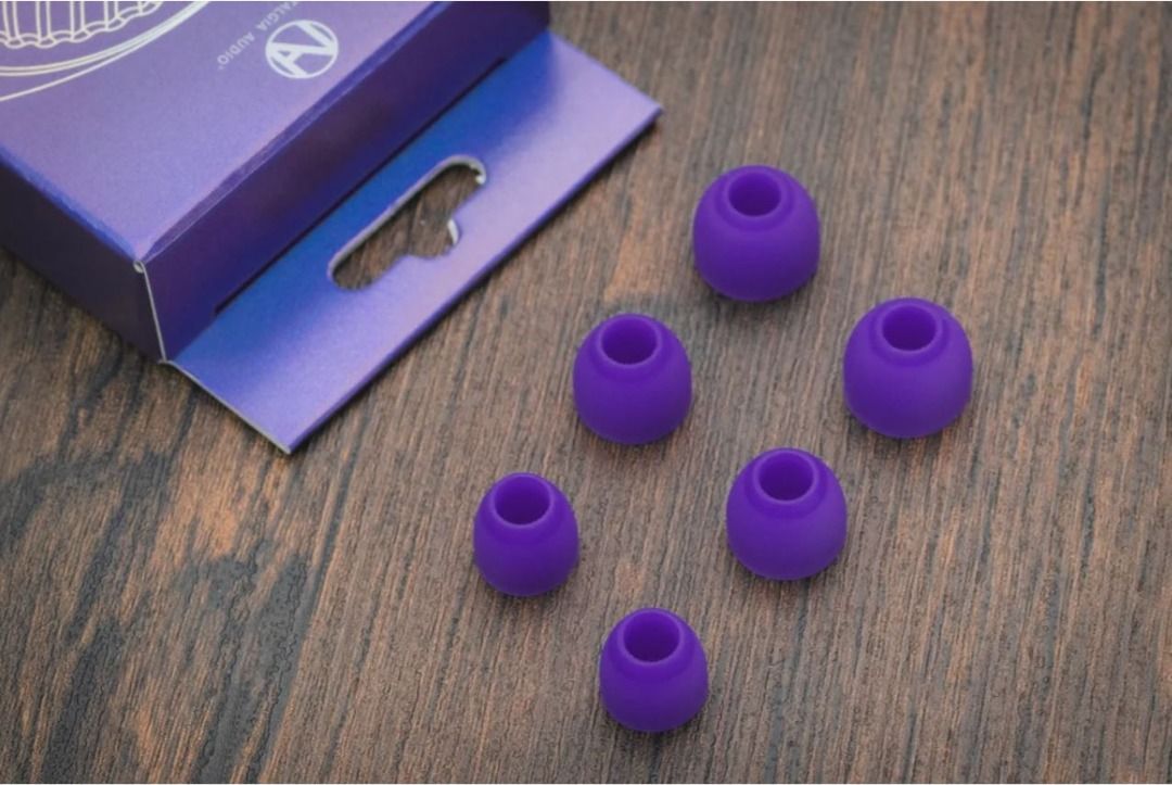 Nostalgia Audio Extra Wide Bore XWB Eartips (IEM / Earphones / Earbuds / Ear tips) (Category: Earphones) located in Singapore. Submitted by 8-deciball (Listing ID 1368838657, Image 1). Description: Looking for that special sauce in the treble, that sweet eargasmic bite on end-consonants? Combining the best auditory elements from the Eletech Baroque and Divnus Velvet and you have these amazing Extra Wide Bore tips, a true musical treat that will b