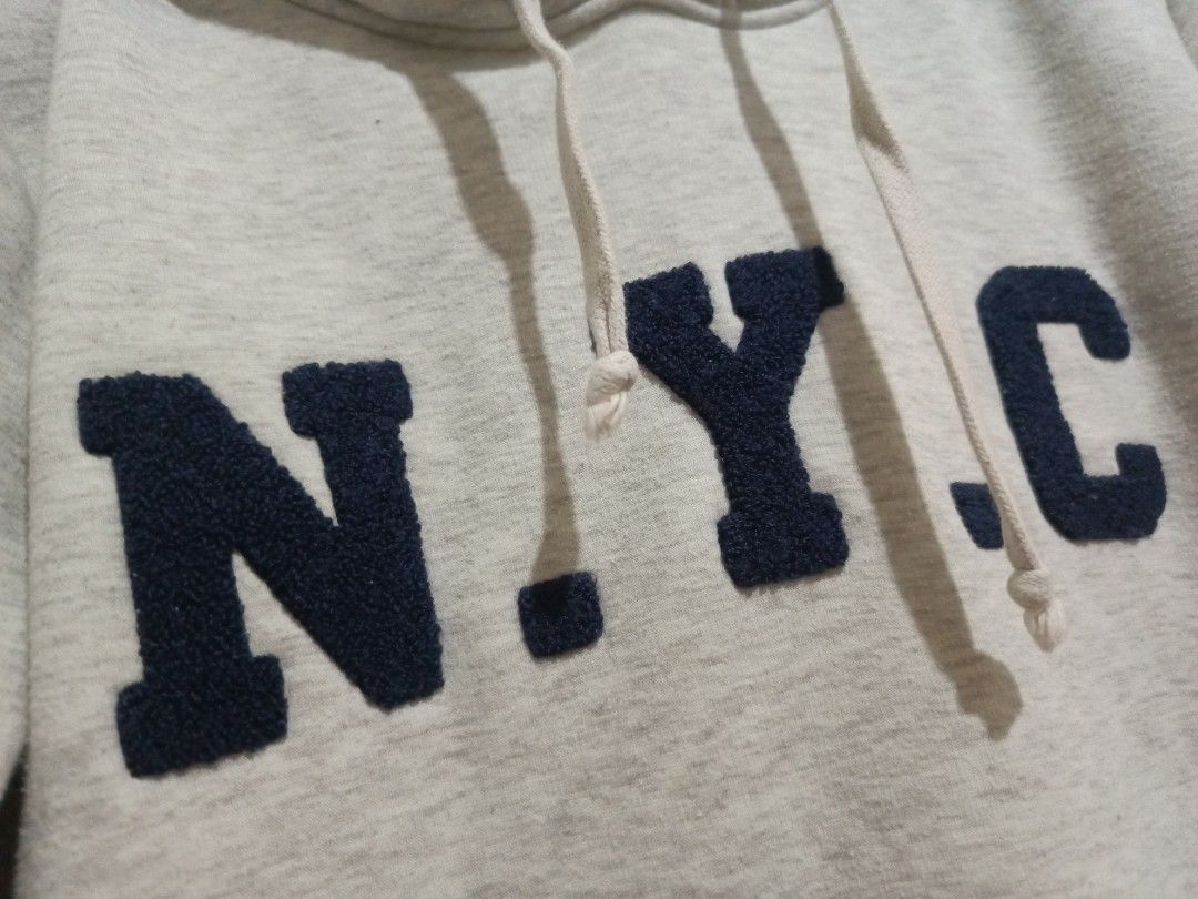 nyc carpeted hoodie (Category: Others Tops) located in Malabon City. Submitted by flowstate_rem (Listing ID 1368951929, Image 3). Description: dimes 20x29 issue: none courier: jnt +sf.