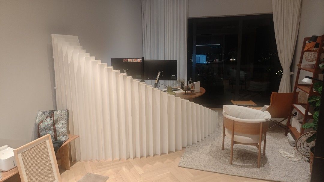 Expendable Paper screen (Category: Other Home Furniture) located in Singapore. Submitted by bzz81 (Listing ID 1368894530, Image 2). Description: 3m x 1.8m brand new..