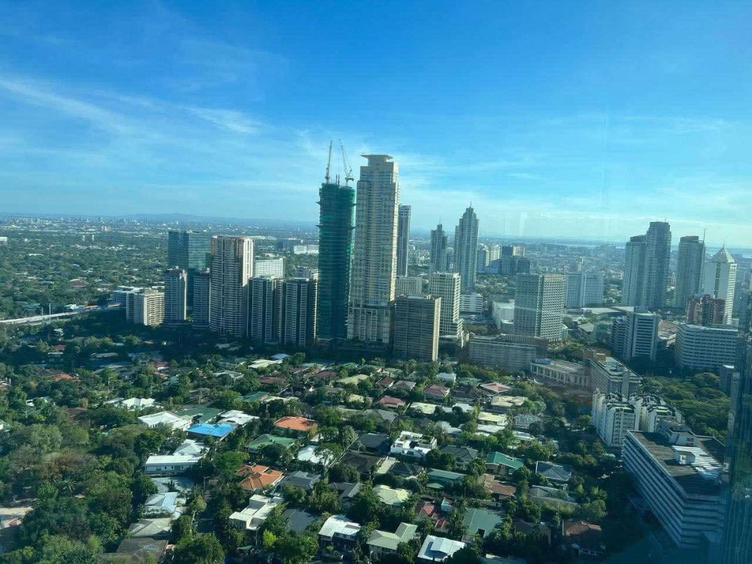 Rare unit! One Roxas Triangle - 4 Bedrooms, 528 sqm. Brgy. Urdaneta ...
