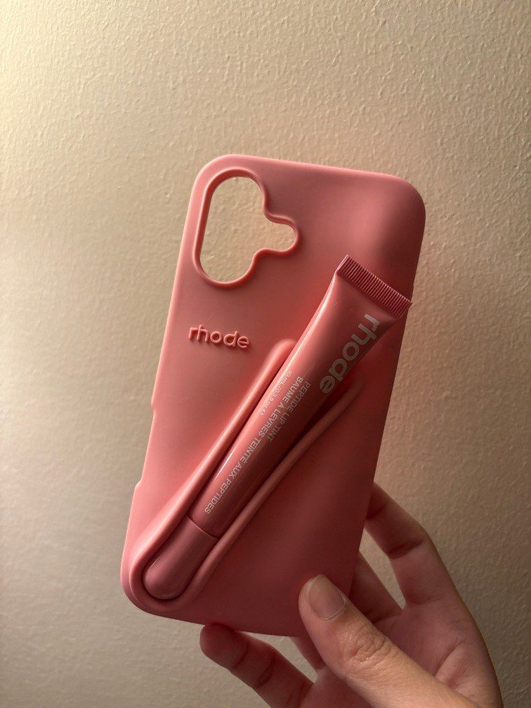 Rhode iPhone 16 case (Category: Cases & Sleeves) located in Pasig City. Submitted by buttercinnamoroll (Listing ID 1368940673, Image 1). Description: -bought on t!kt0k $h0p -good as new i only used it once .