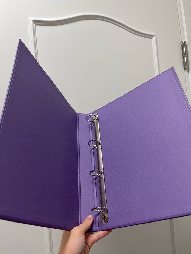 Ring Folder （分類：文具）位於 Hong Kong。 由 7ghb2x2ph268645 提交（商品編號 1368880047，圖片 2）。簡介： 微瑕。
