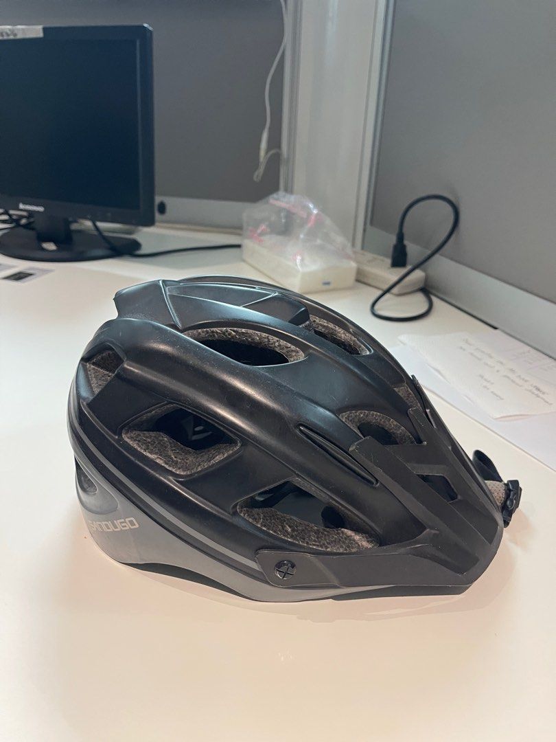 Sandugo Kranos Cycling Helmet (Category: Bicycles) located in Paranaque City. Submitted by calmwind.9ab2ea851 (Listing ID 1368798842, Image 2). Description: .