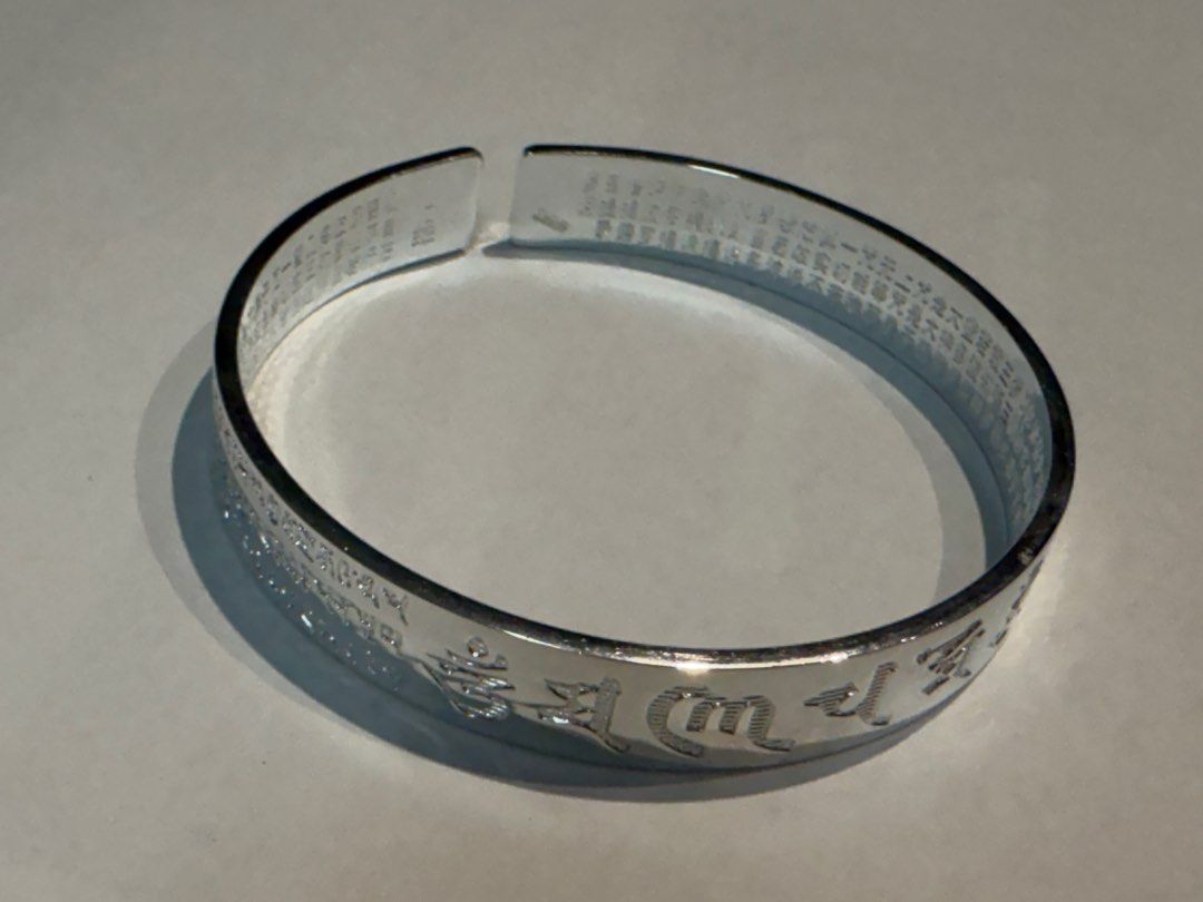 Solid silver bangles (Category: Bracelets) located in Singapore. Submitted by kai3133 (Listing ID 1368913619, Image 8). Description: 💫999 solid silver bangles. ————————————— Item A: Photo 1&2. Diameter:58mm Width:10mm Thickness:1mm Weight:~36g ———————————— Item B: Photo 3&4 (5pcs available) Diameter:58mm Width:10mm Thickness:1mm Weight:~29g ———————————— Item C:Photo 5&6 Diameter:58mm Width:10mm Thickness:1mm Weight:~34g ———————————— Item D:Photo