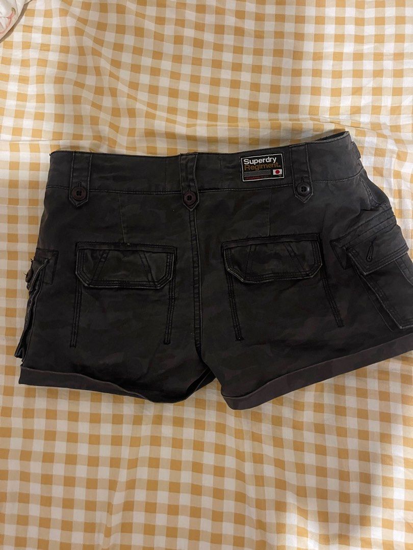 Superdry Mid-rise Camo Shorts (Category: Shorts) located in Makati City. Submitted by thecookiegurl (Listing ID 1368888458, Image 3). Description: Size S Can fit 26 waistline.