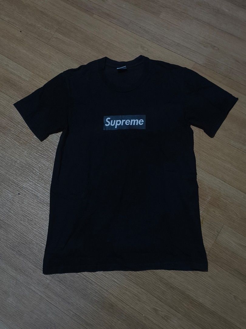 Supreme Box Logo (Category: Tshirts & Polo Shirts ) located in Quezon City. Submitted by mathrift (Listing ID 1368513379, Image 1). Description: 20x27 issue:pinholes lang not noticeable nego wag barat haha.