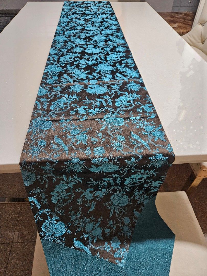 Table runner65075517143683110