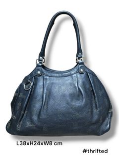 (Category: ) located in . Submitted by chicfinds4lesssg (Listing ID 1368776987, Image 1). Description: .