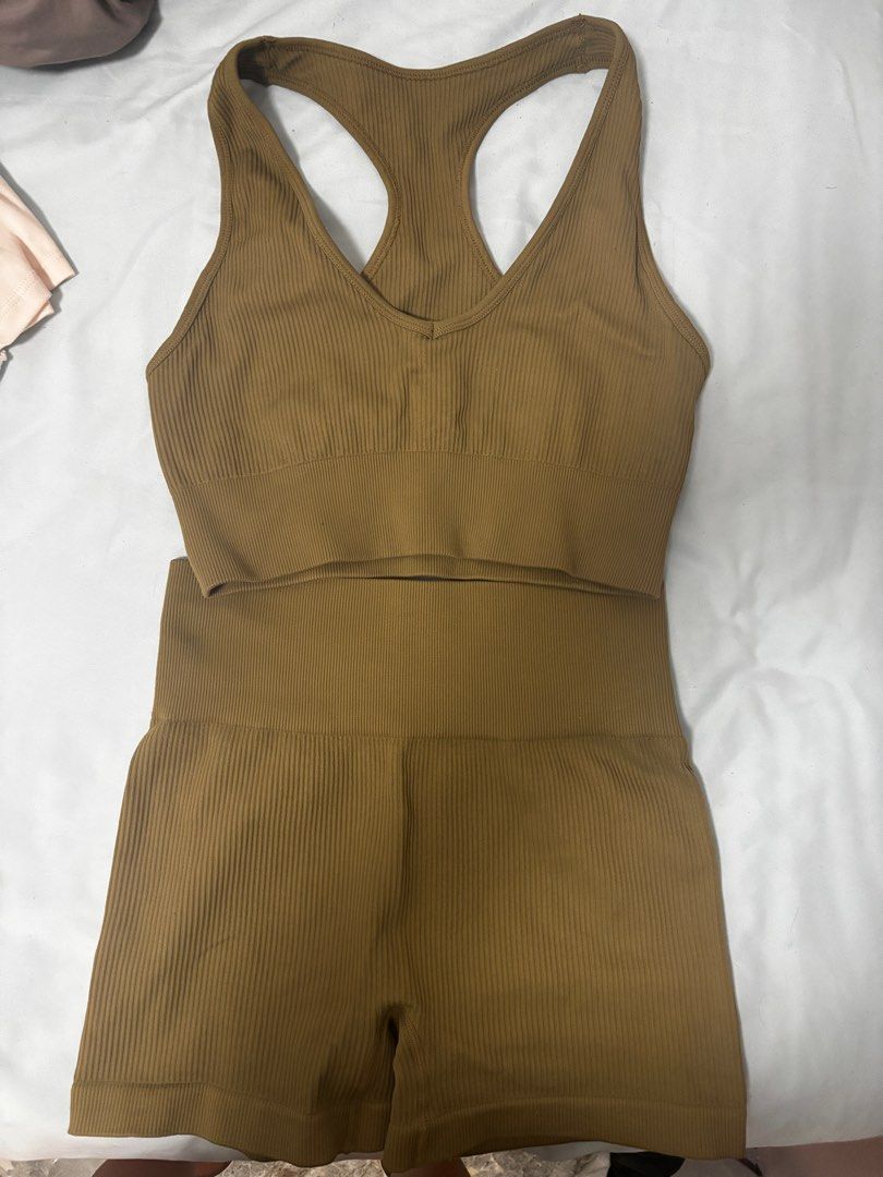 WORKOUT BRA AND SHORTS (Category: Activewear) located in Marikina City. Submitted by lilia24 (Listing ID 1368791450, Image 1). Description: Both na yan no last price rarely use it small to medium girly.