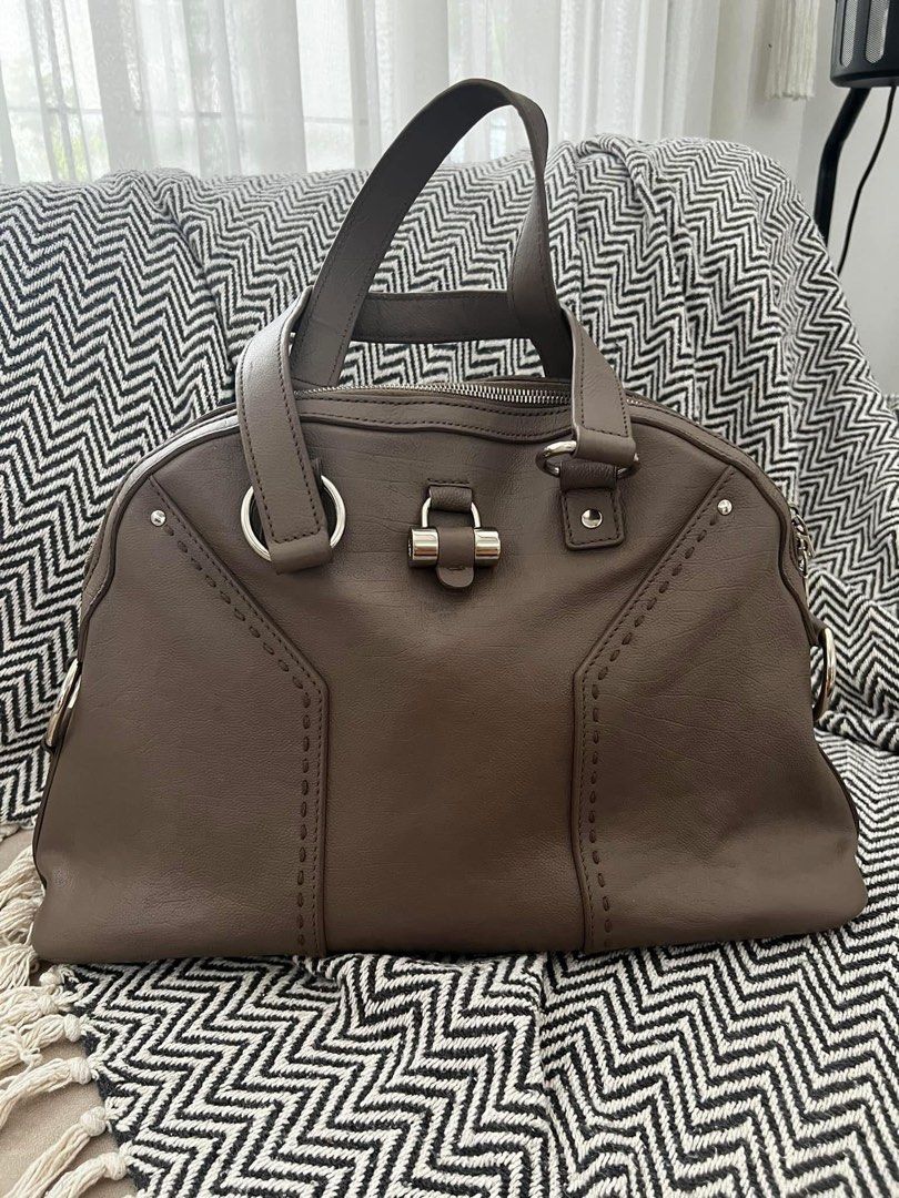 YSL muse bag (Category: Luxury Bags & Wallets) located in Muntinlupa City. Submitted by bff_findsph (Listing ID 1368825295, Image 2). Description: Selling low (restored bag) Color: Gray Clean interior With Dust Bag and cards Guaranteed Authentic Medium Size Clean interior.
