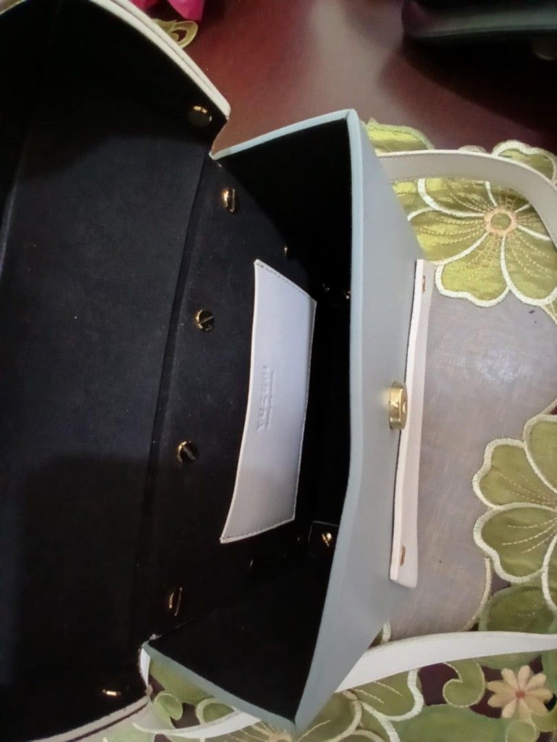 YUZEFI (Category: Luxury Bags & Wallets) located in Manila. Submitted by vanessabunyi (Listing ID 1368904020, Image 3). Description: good condition.