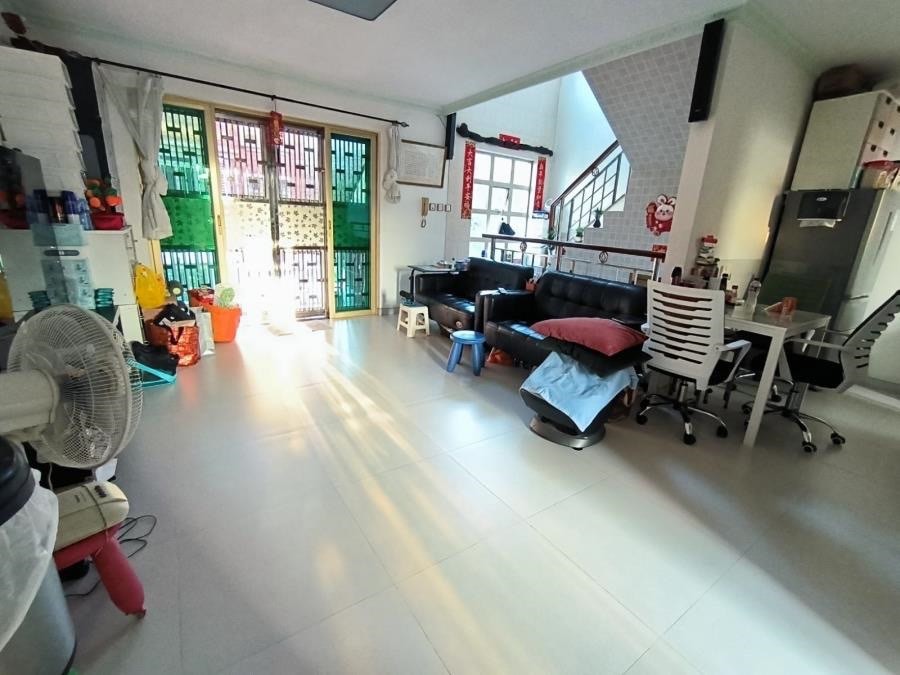 700 sq ft 2nd floor with rooftop and parking space in Tun Tsz Wai63438991582722113